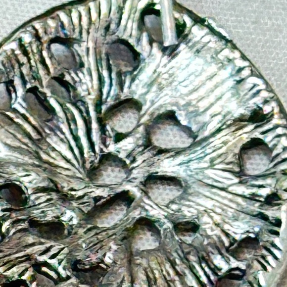 2/$15 Silver tone dangle earrings w/beads Leaves have filigree design - Picture 12 of 15